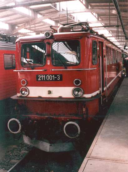  211 001