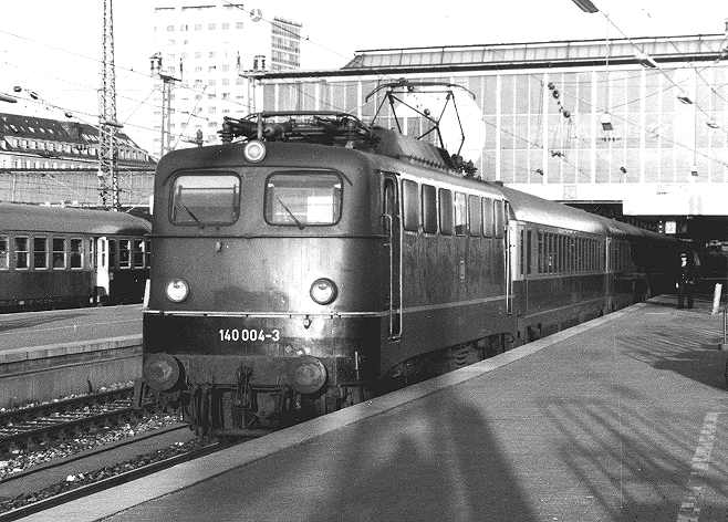  140 004