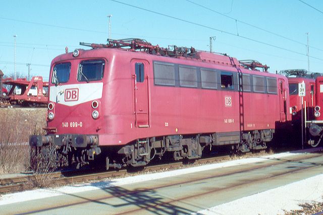  140 699