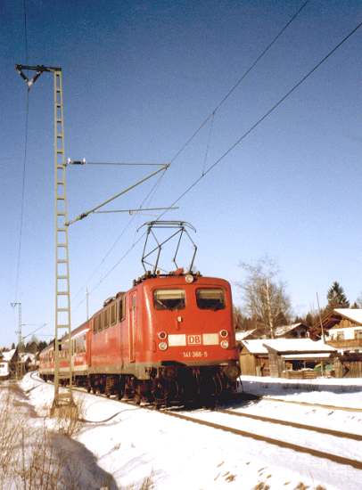  141 366