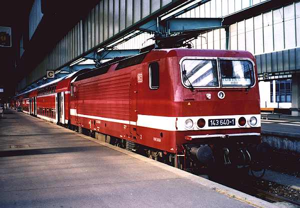  143 640