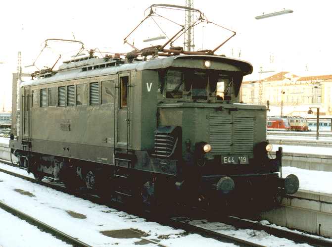  E 44 119