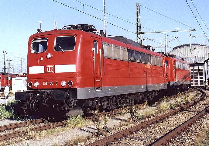  151 158