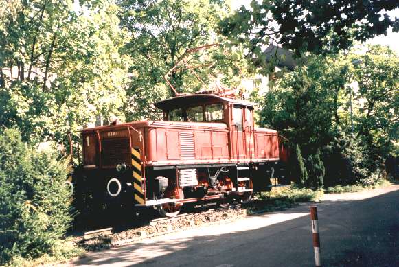  163 001