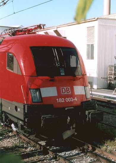  182 003