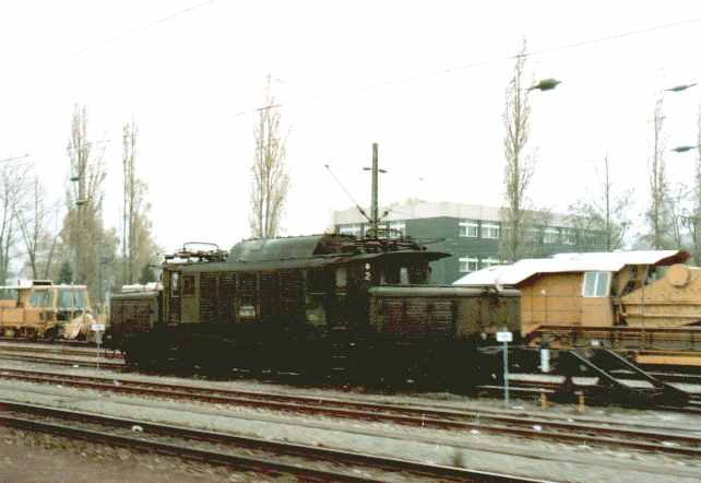  194 054