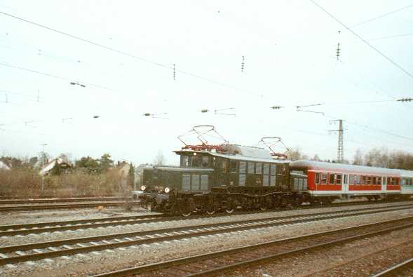  E 94 279