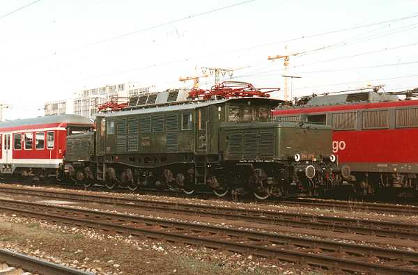  E 94 279