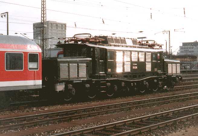  E 94 279