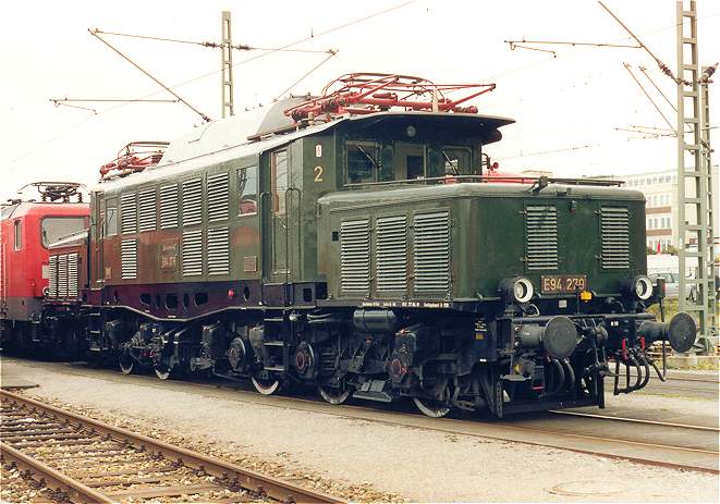  E 94 279