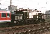 E 94 279
